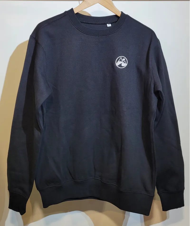 Tonnau Mountain Logo Patch Crew in Black